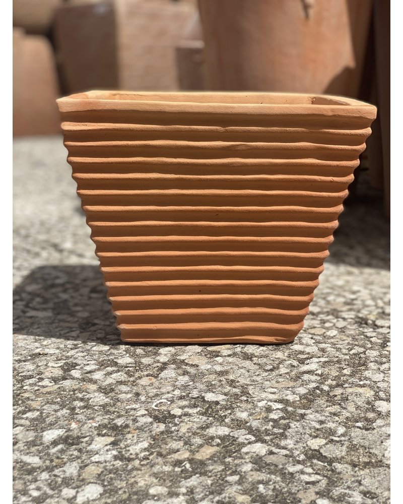 Terracotta Low Tapered Cube with Lines Medium