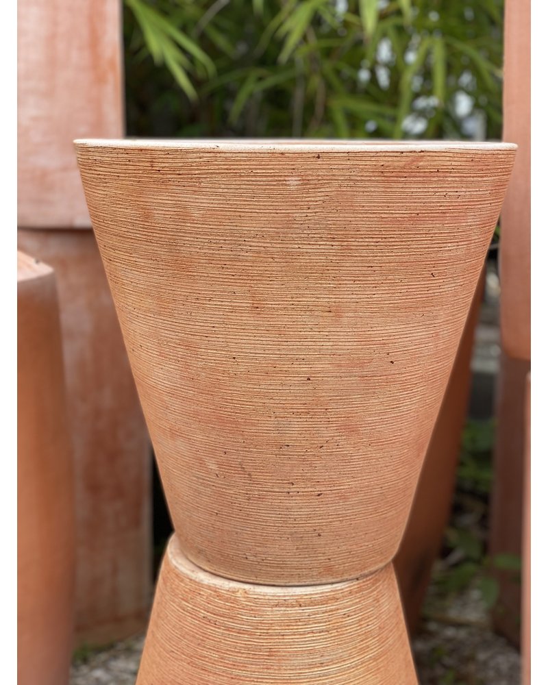Terracotta Round Tapered Scraped Large