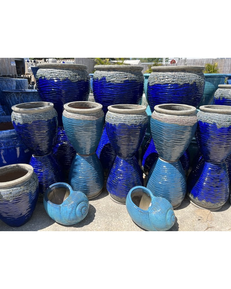 Premium Prague Planter Medium VLB