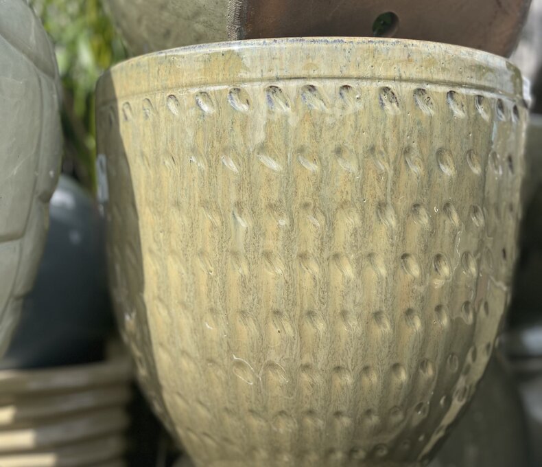 Premium Raindrop Egg Planter Large BC