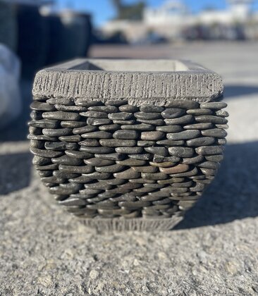 Short Rounded Square Pebble Planter XS N