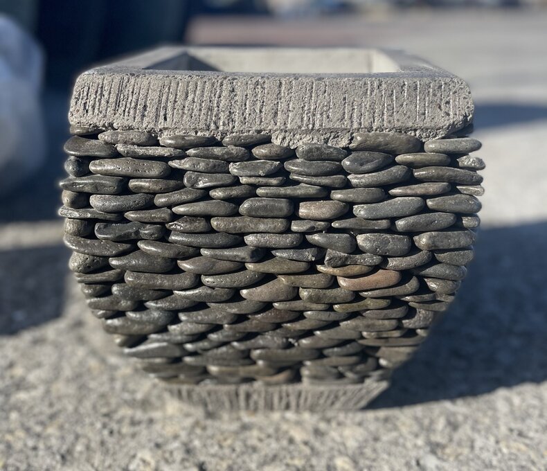 Short Rounded Square Pebble Planter XS N