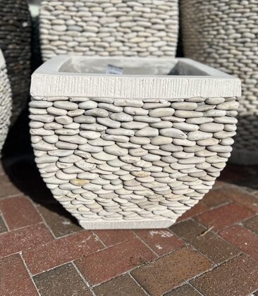 Short Rounded Pebble Square Small W