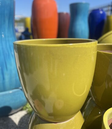 Premium Smooth Egg Planter Small Y