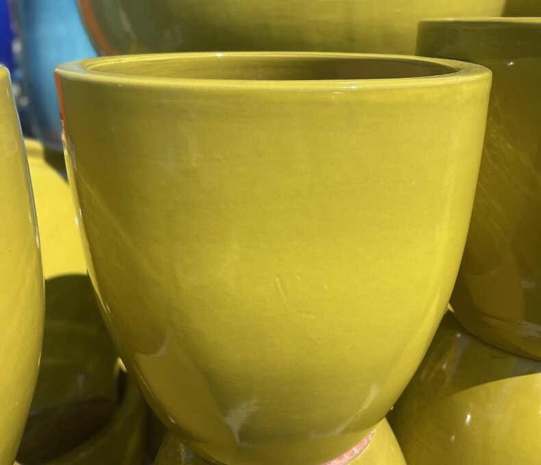 Premium Smooth Egg Planter Medium Y