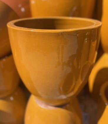 Premium Smooth Egg Planter Medium O