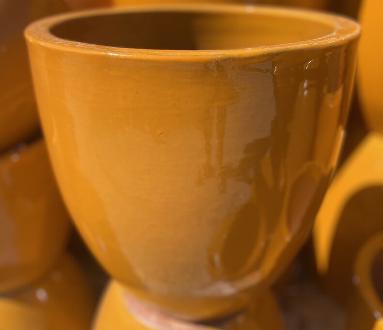 Premium Smooth Egg Planter Medium O