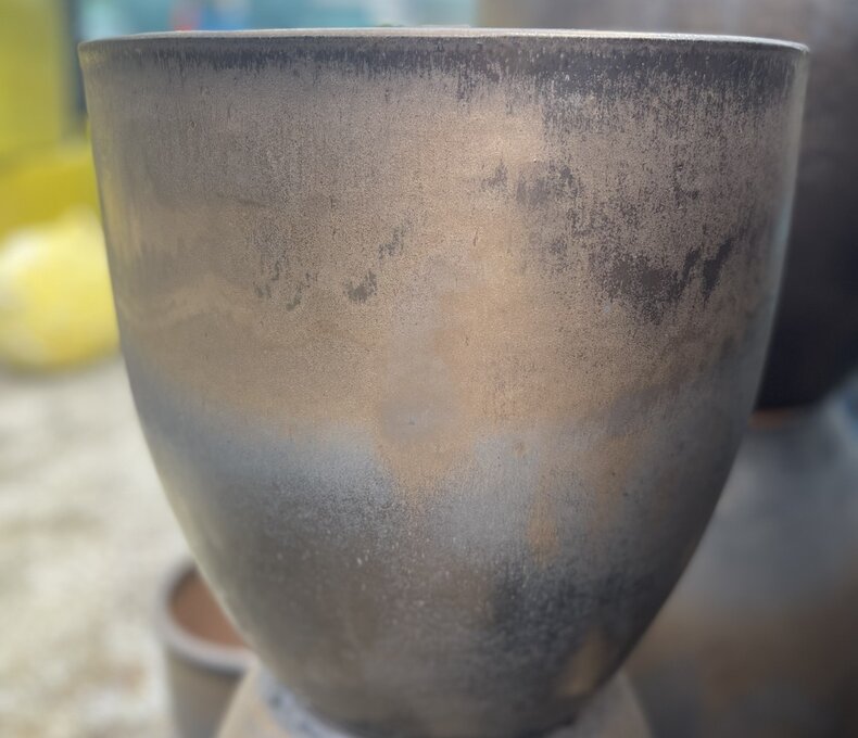 Premium Smooth Egg Planter Medium AG