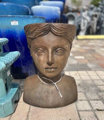 Planter Bust Mother Nature AS
