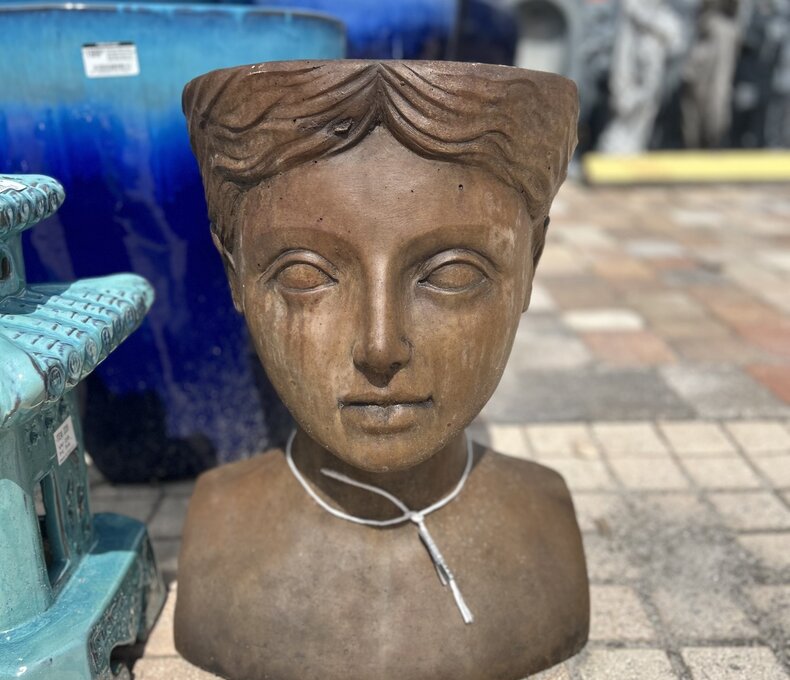 Planter Bust Mother Nature AS