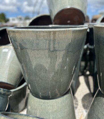 Premium Freeport Tapered Planter Large