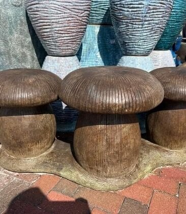 Three Mushroom Bench RH 367 lbs