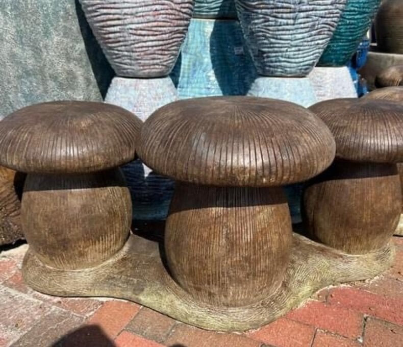 Three Mushroom Bench RH 367 lbs
