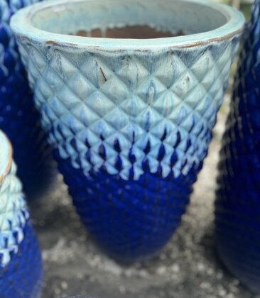 Premium Lyon Diamond Planter Medium MBLB