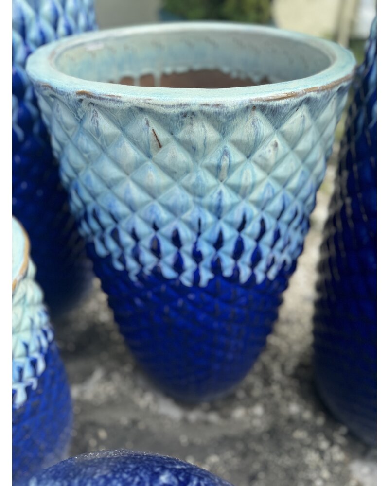 Premium Lyon Diamond Planter Medium MBLB