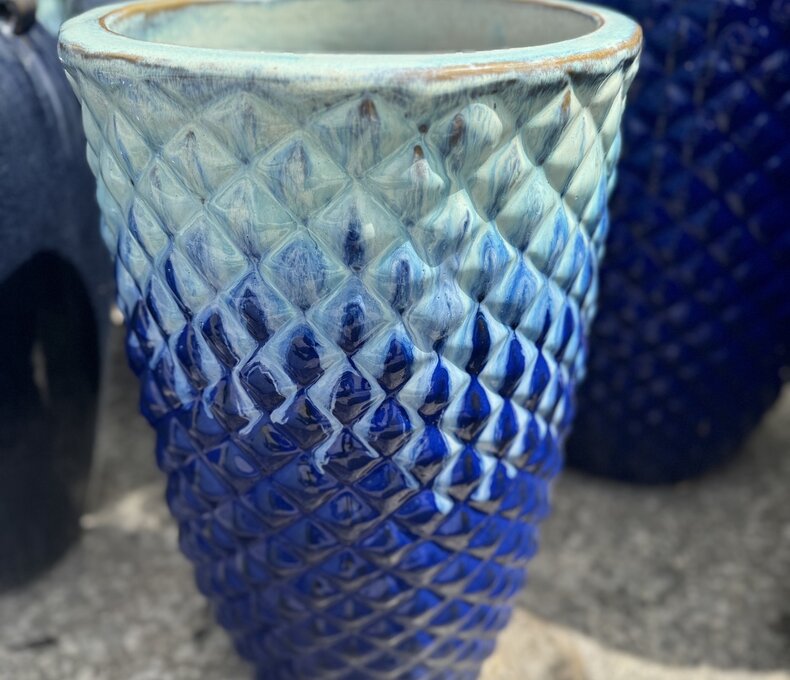 Premium Lyon Diamond Planter Small MBLB