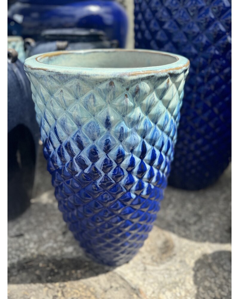 Premium Lyon Diamond Planter Small MBLB