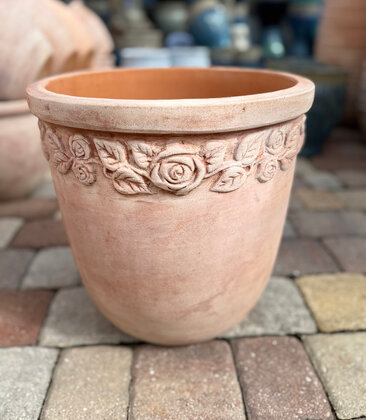 Premium Primrose Terracotta Egg Md