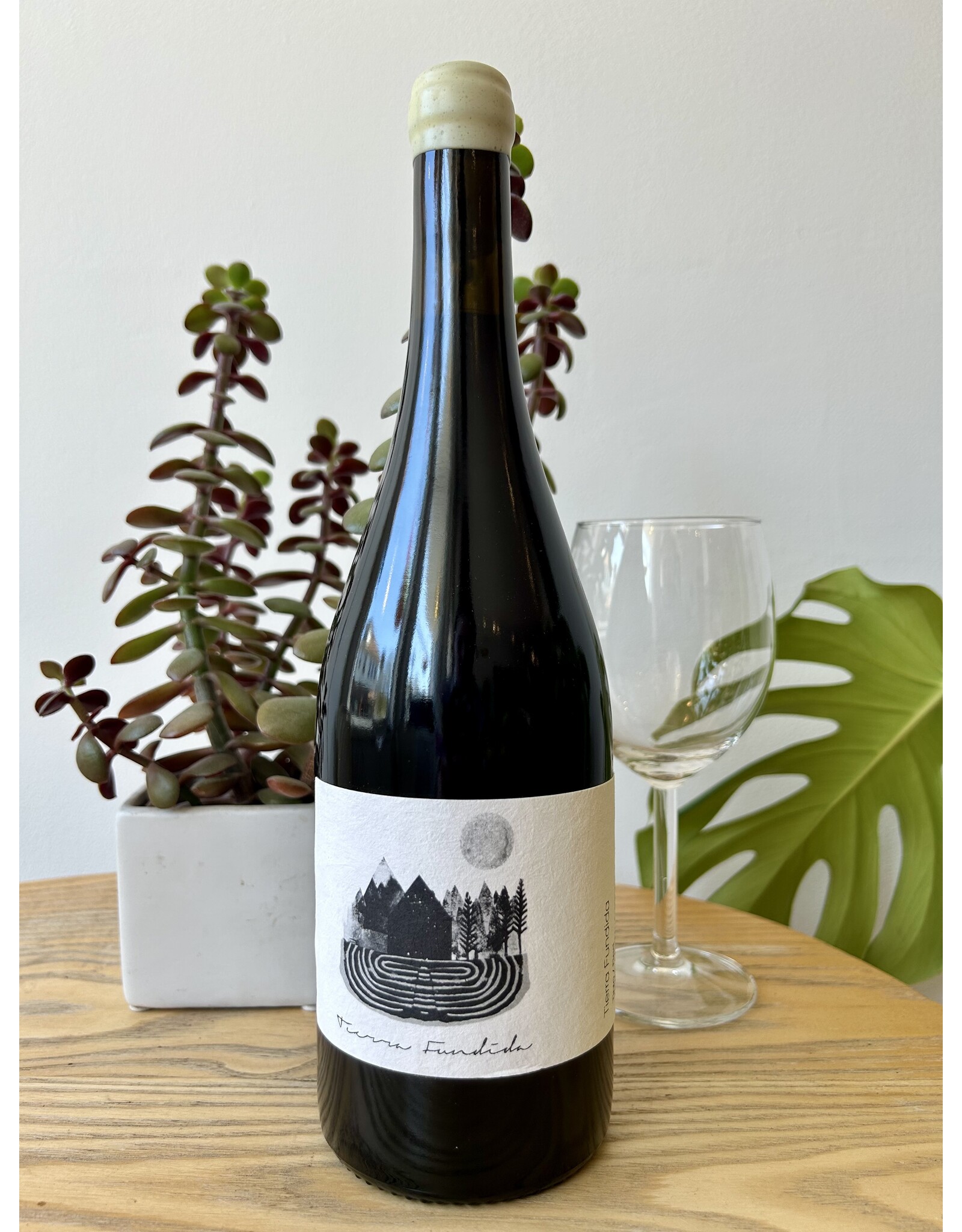 Tierra Fundida Tacorante Tinto 2023