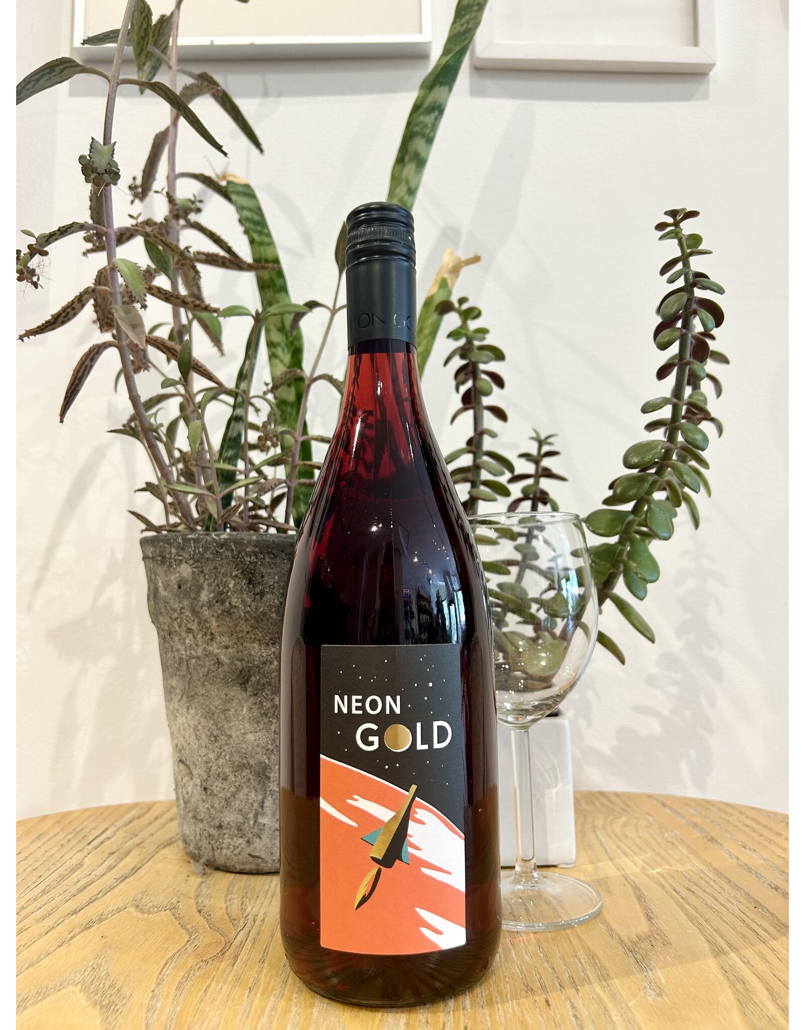 Leon Gold Neon Gold Wurttemberg Red 2024