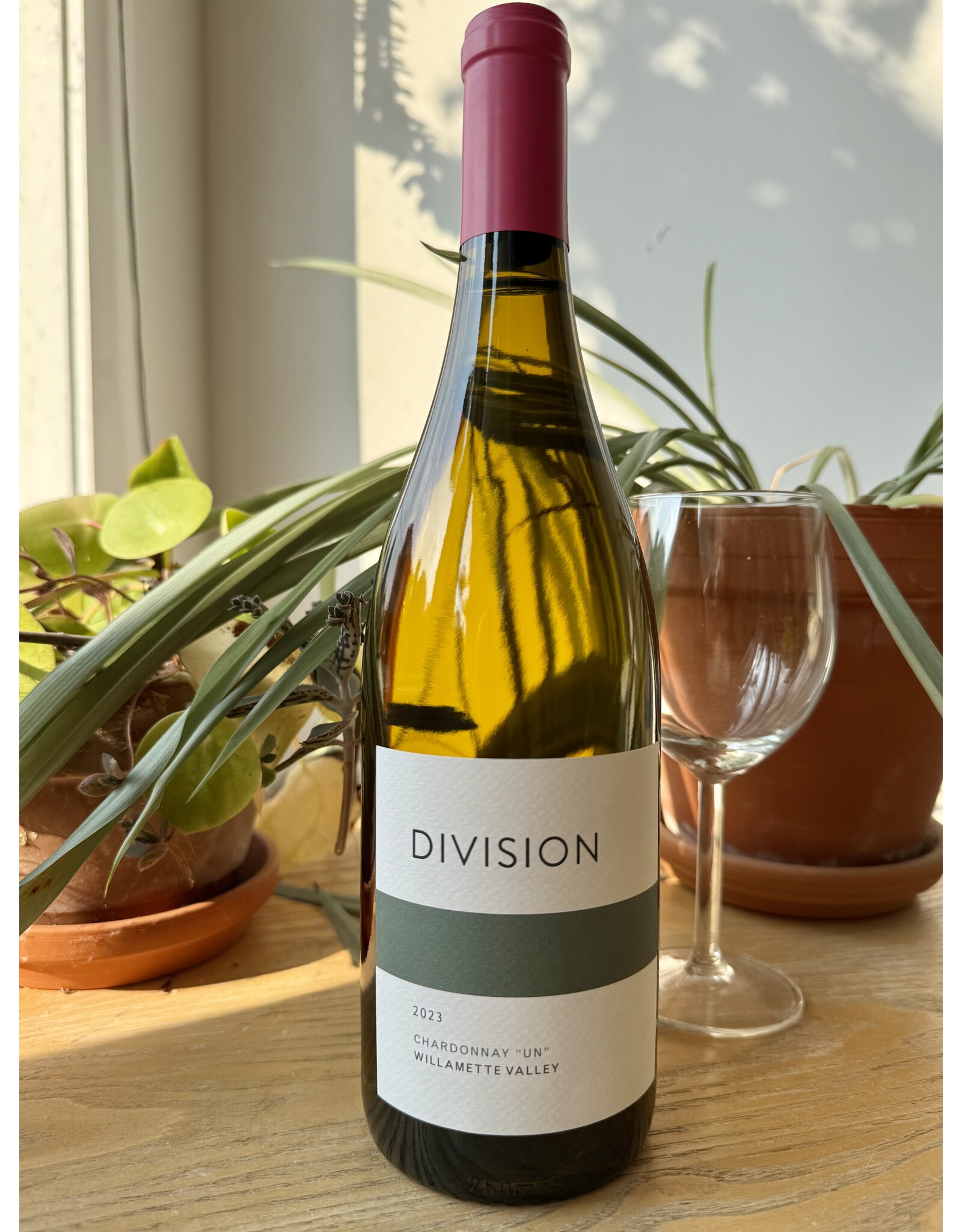 Division Wine Company "Un" Chardonnay 2023