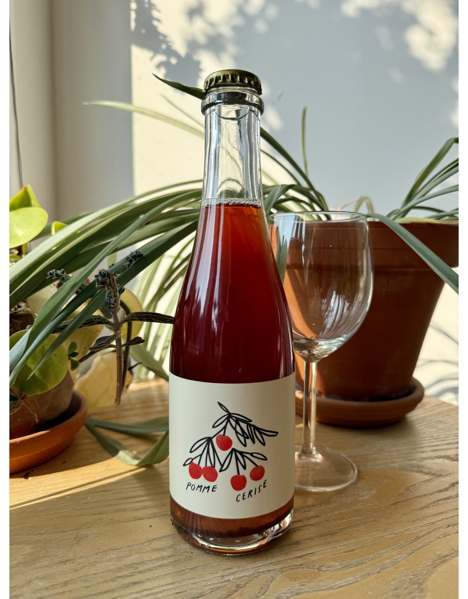 Rose Hill Farm Pomme Cerise Cider 375 mL