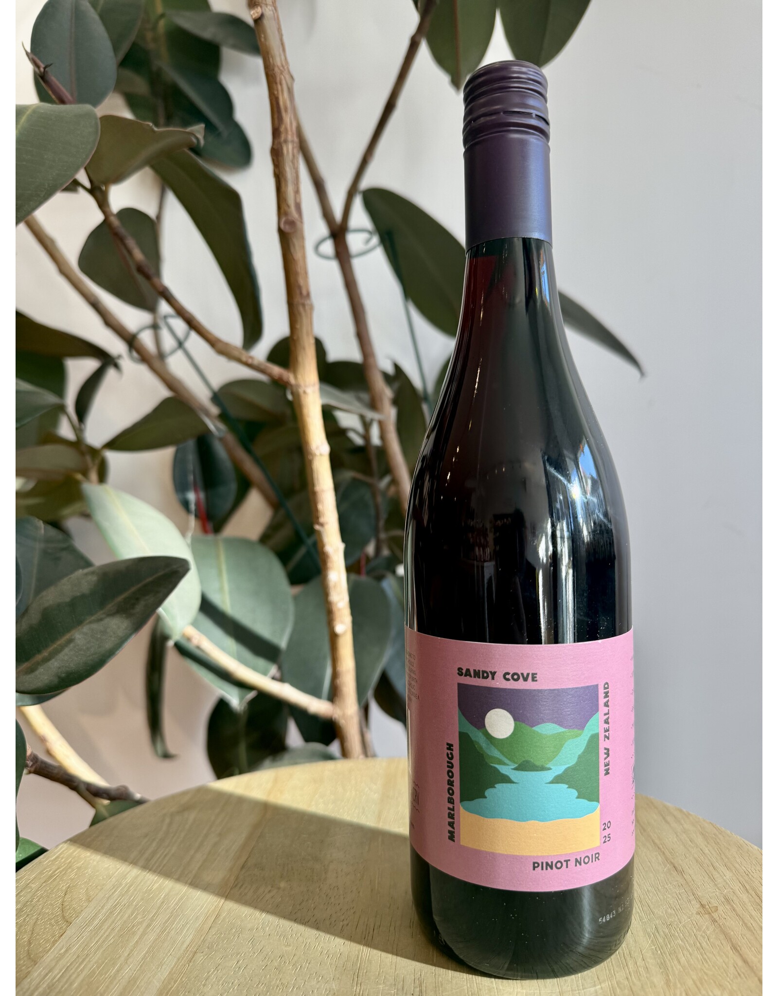 Sandy Cove New Zealand Pinot Noir 2025