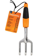 Fiskars Fiskars Ergo Cultivator Garden Tool with Aluminum Head and Ergonomic Handle