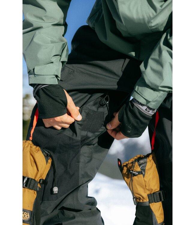 686 GORE-TEX STRETCH DISPATCH BIB PANT BLACK 2025