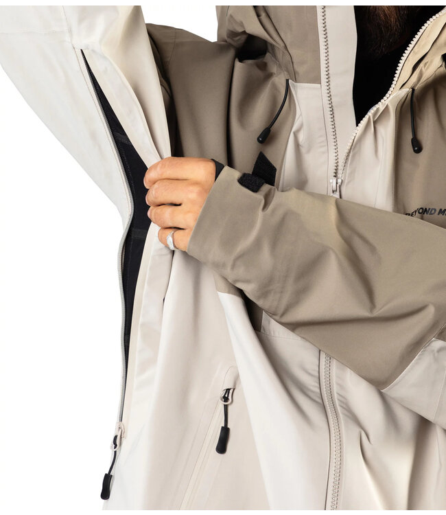 BEYOND MEDALS TECH JACKET LIGHT BEIGE 2025