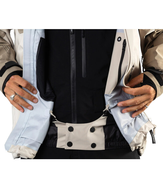 BEYOND MEDALS TECH JACKET LIGHT BEIGE 2025