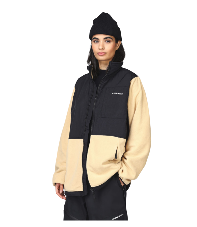 BEYOND MEDALS FLEECE JACKET SAND 2025