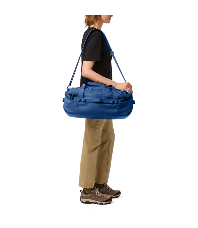 YETI CROSSROADS 40L DUFFLE BAG NAVY