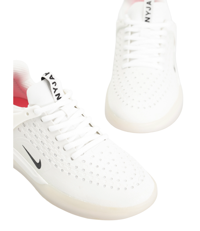 NIKE SB MENS ZOOM NYJAH 3 SHOE WHITE/BLACK-SUMMIT WHITE-HYPER PINK