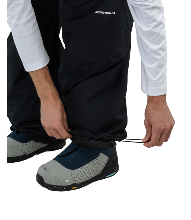 BEYOND MEDALS PARK PANTS BLACK 2026