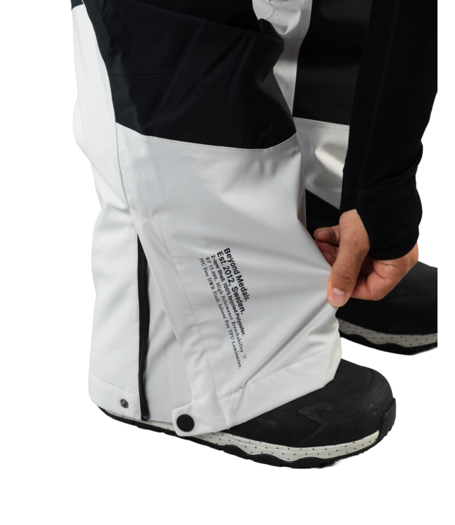 BEYOND MEDALS ZIP PANT 2L GREY 2026