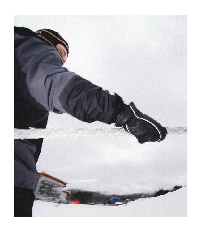 HOWL PUBLIC X HIGHLAND MITT BLACK 2026