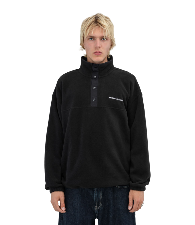 BEYOND MEDALS HALF SNAP FLEECE BLACK 2026