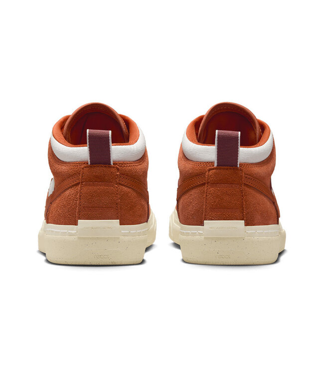 NIKE SB REACT LEO SHOES (202) DARK RUSSET