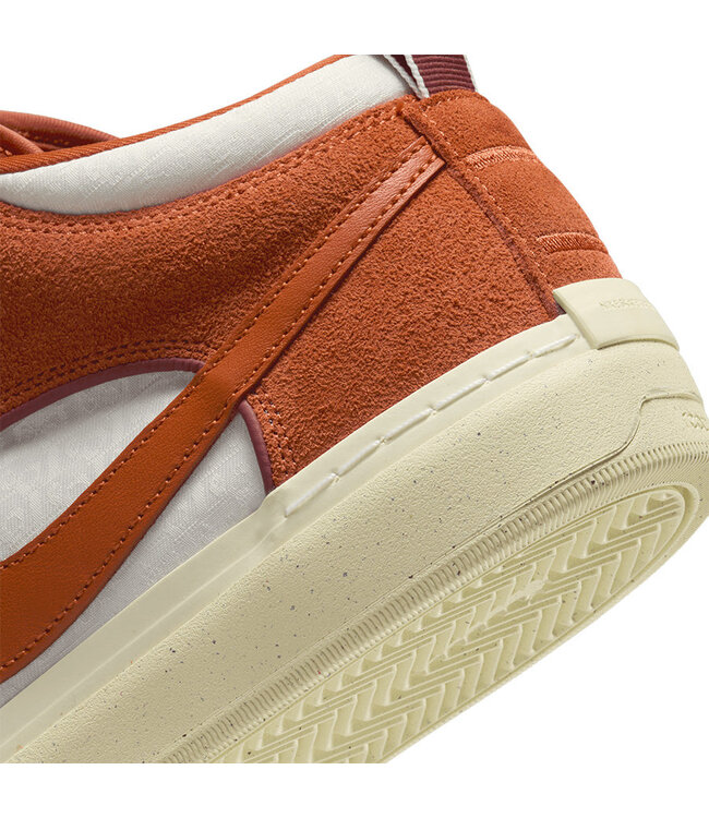 NIKE SB REACT LEO SHOES (202) DARK RUSSET