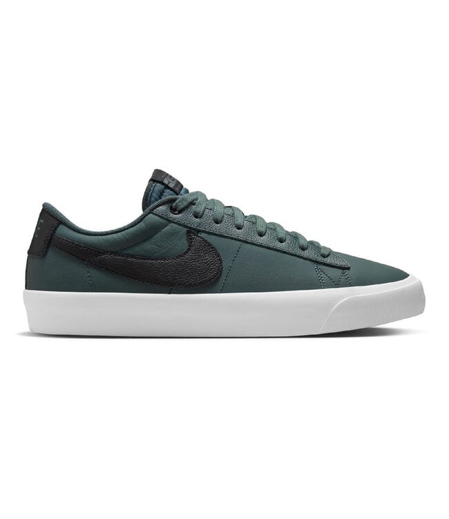 NIKE ZOOM BLAZER LOW PRO GT SHOES (300) VINTAGE GREEN