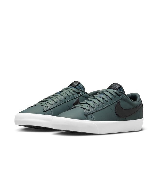 NIKE ZOOM BLAZER LOW PRO GT SHOES (300) VINTAGE GREEN