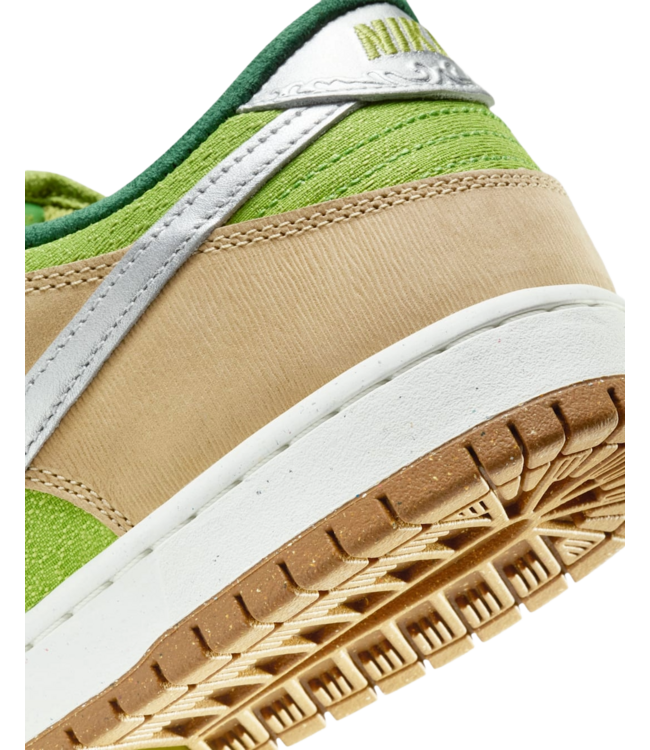 NIKE SB DUNK LOW PRO WC SHOE (200) SESAME/METALLIC SILVER PEAR