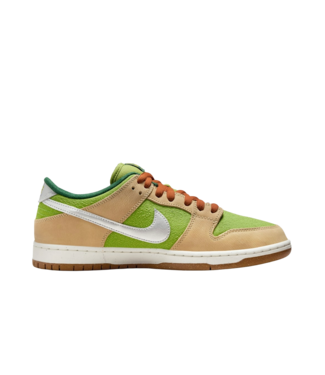 NIKE SB DUNK LOW PRO WC SHOE (200) SESAME/METALLIC SILVER PEAR