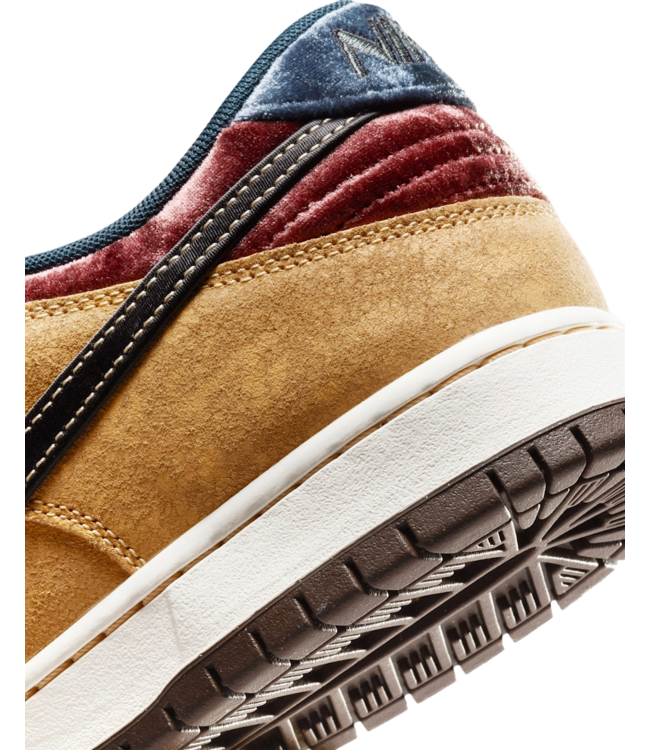 NIKE SB DUNK LOW PRO SHOE (200) CELESTIAL GOLD/BLACK