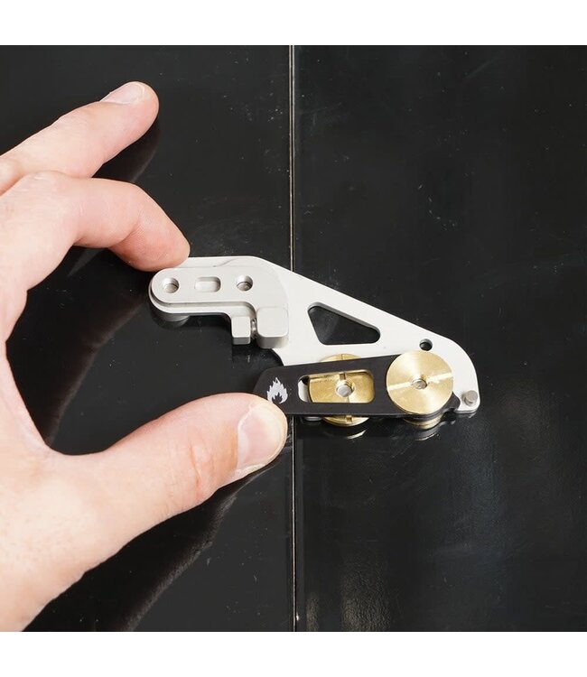 SPARK CROSSBAR CLIPS BLACK 2021