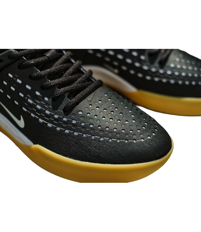 NIKE SB MENS ZOOM NYJAH 3 SHOE BLACK/WHITE-BLACK-WHITE