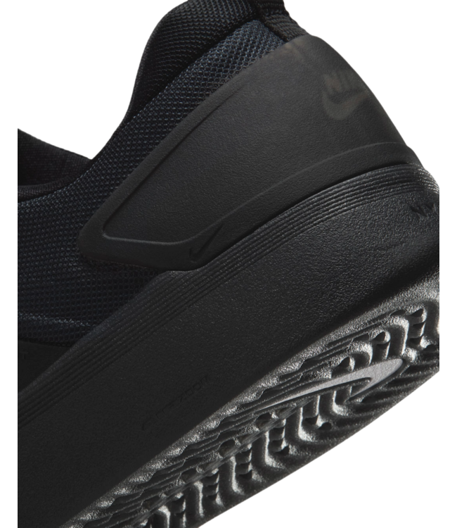 NIKE SB MENS ZOOM NYJAH 4 SHOES (002) BLACK/WHITE-BLACK-WHITE