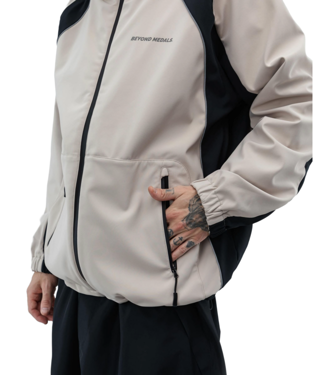 BEYOND MEDALS SOFTSHELL JACKET BEIGE 2026
