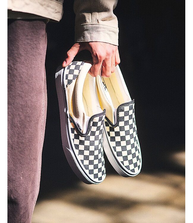 VANS CLASSIC SLIP-ON SHOE BLACK/WHITE CHECKERBOARD